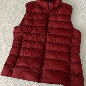 Uniqlo Women's Burgundy 💯down Puffer Vest